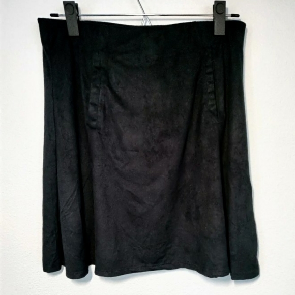 M velvet skirt with pockets - Picture 2 of 2